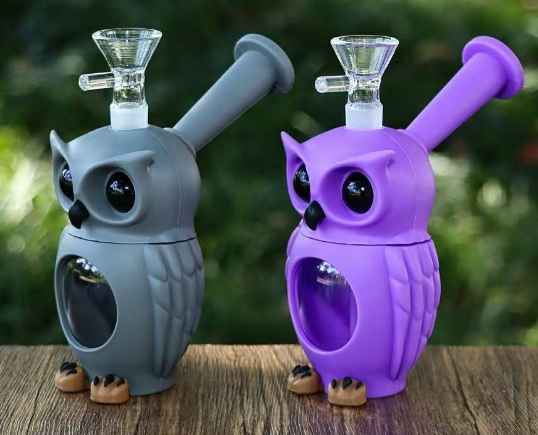 Owl shaped silicone pipe